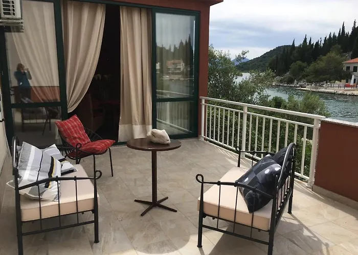 By The Sea Blace, Neretva Delta - Usce Neretve - 16068 *